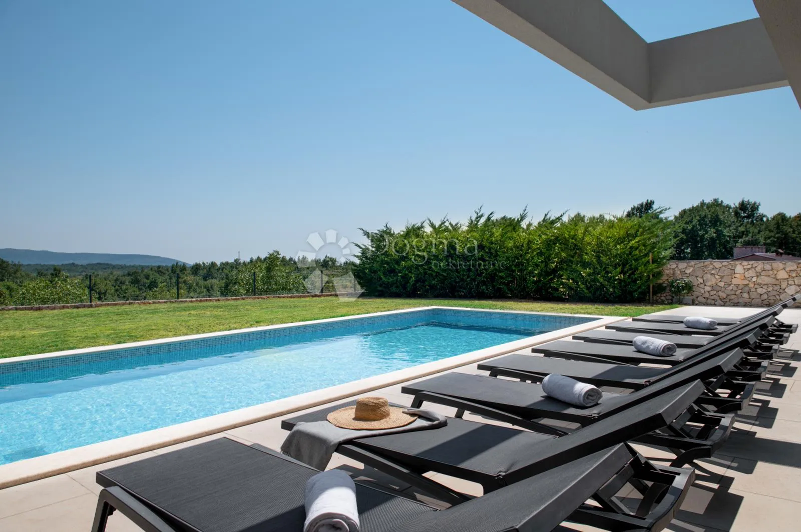 elegantna villa s bazenom, novogradnja! - slika 20