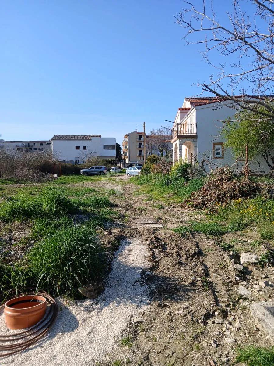 građevinsko zemljište s maslinikom - kamen - slika 6