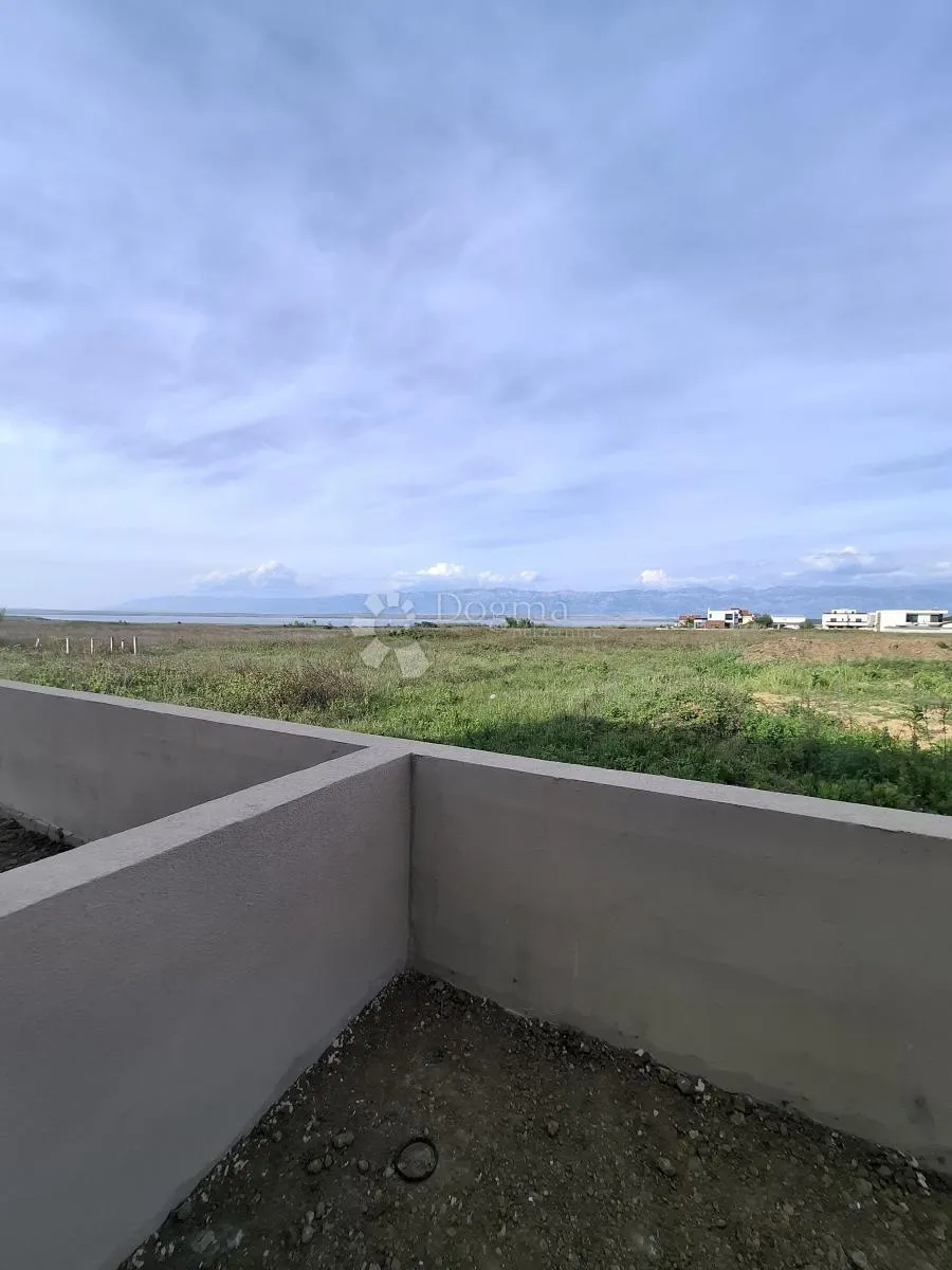 visoki roh-bau sa bazenom i pogledom na more - slika 5