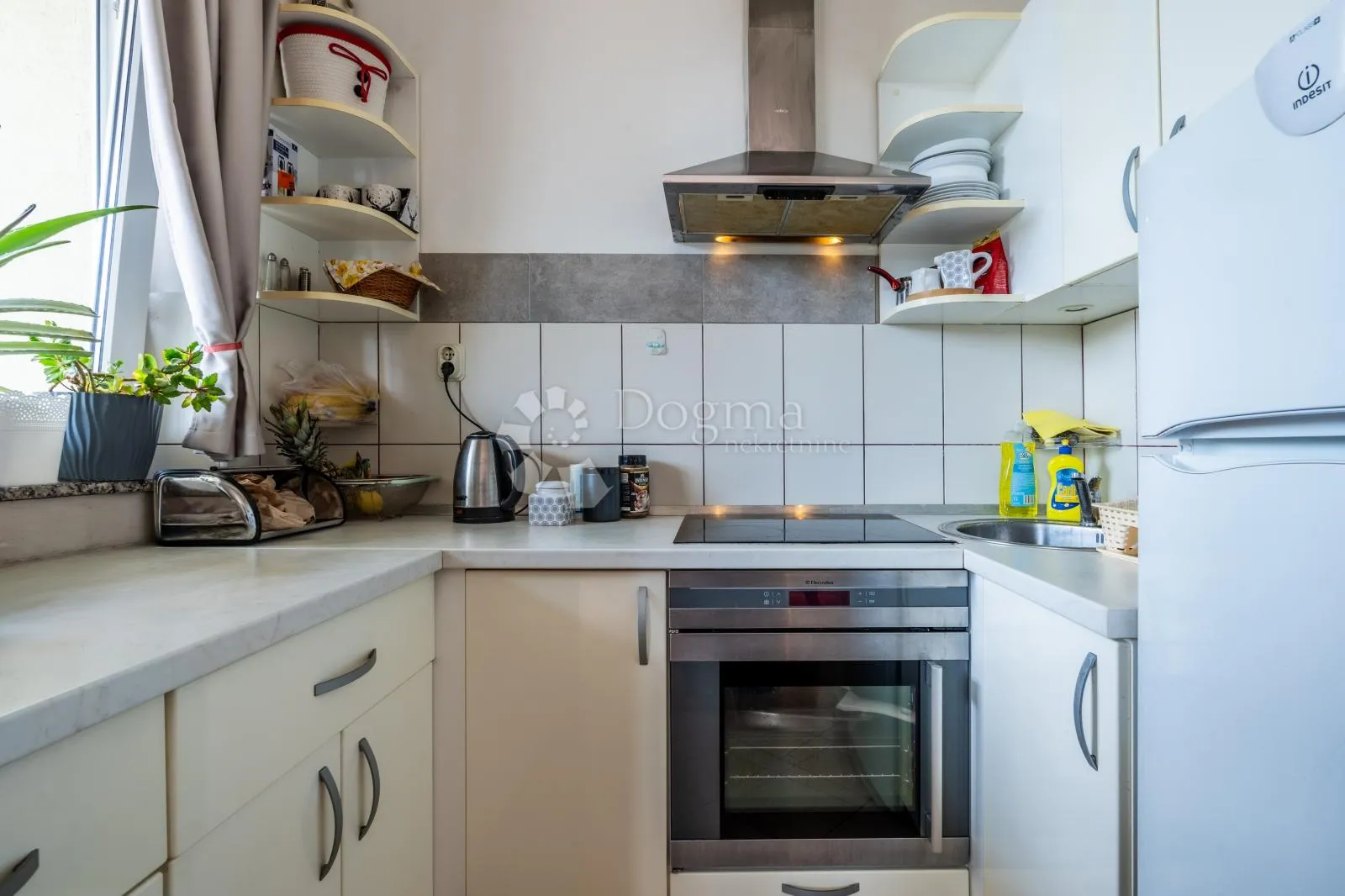 grad krk – elegantan apartman s privatnim vrtom, dvije terase i parkirnim mjestom - slika 6