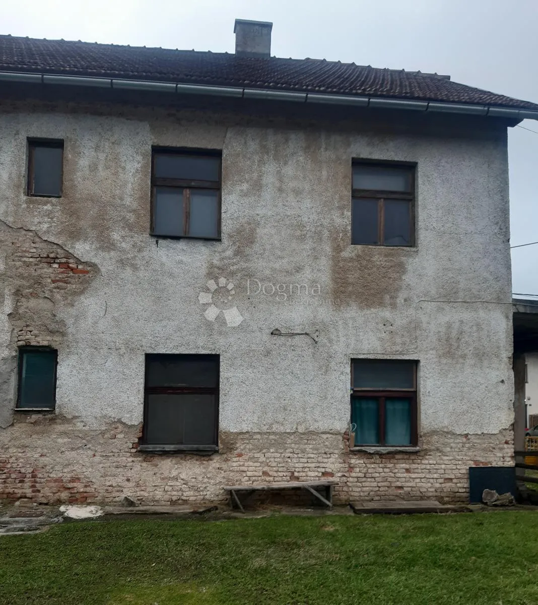 kuća za adaptaciju u drežnici sa 8 stanova - slika 5