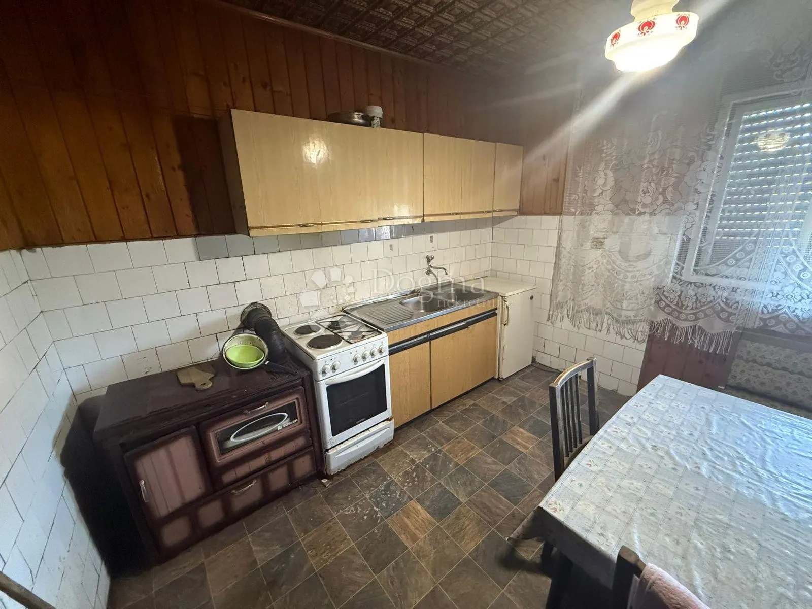 kuća s dvorištem i zemljištem u štrukovcu - slika 6
