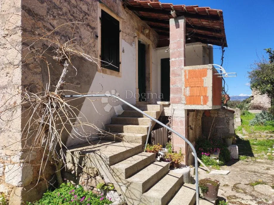 kuća za adaptaciju - hvar, vrisnik - slika 5