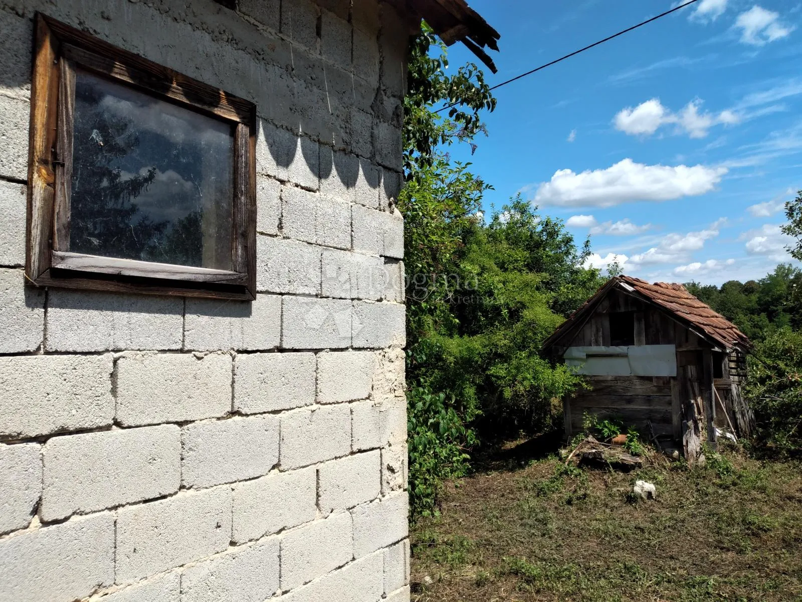 vikendica na selu s priključkom struje - slika 14