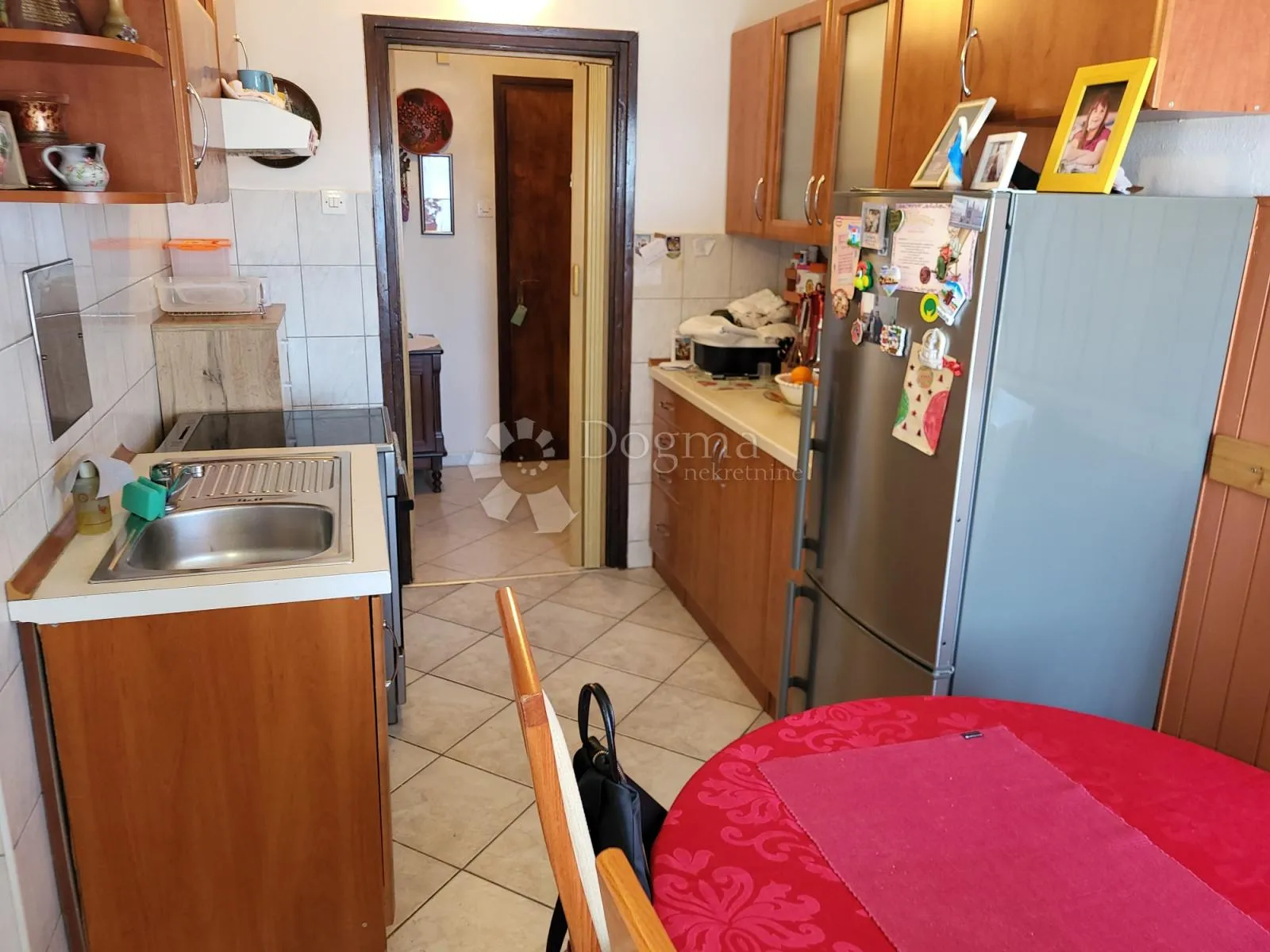 stan u blizini centra sa prekrasnim pogledom na more - slika 7