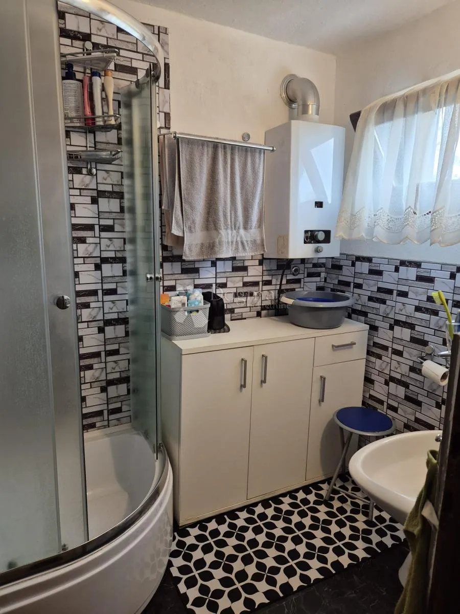 prilika! šarmantna kućica s pogledom na more !! - slika 9