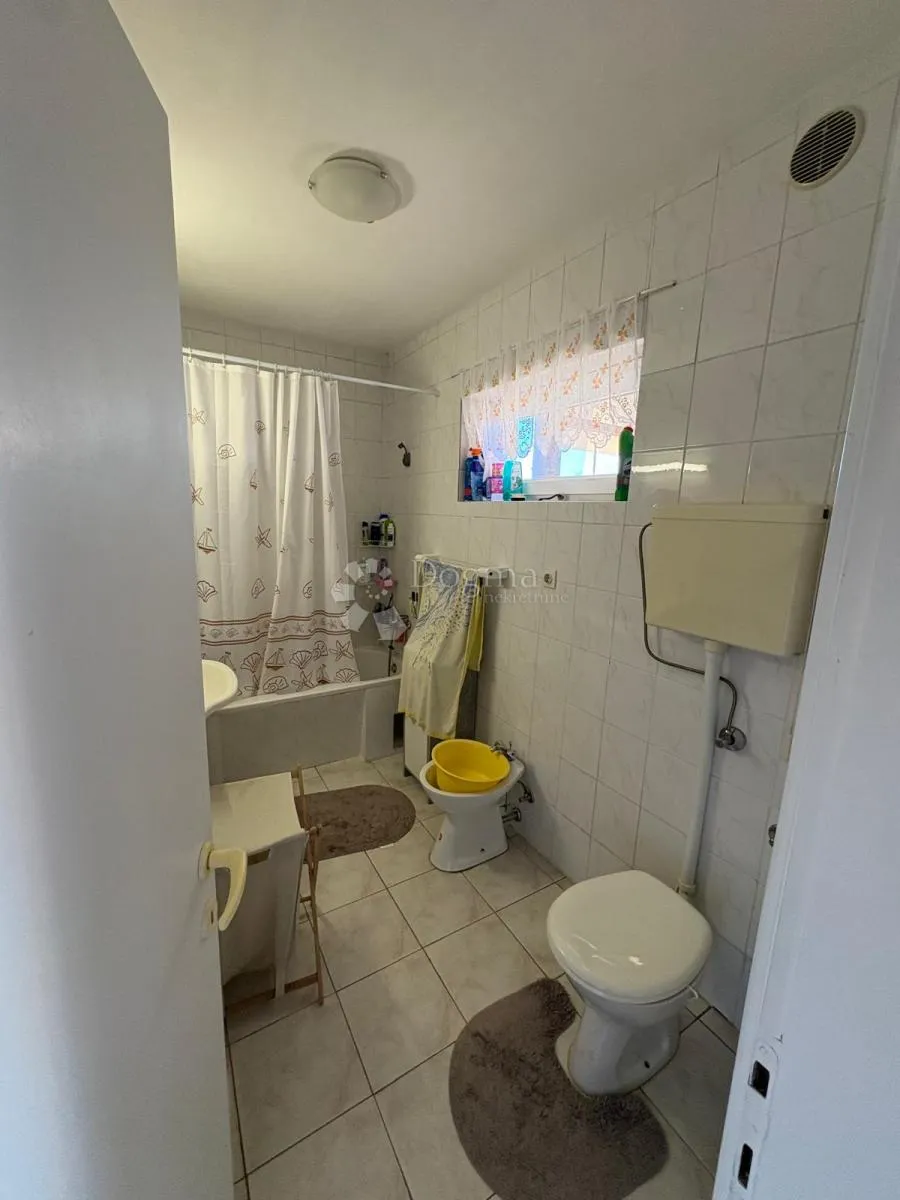kuća 648 m² s podrumom i potencijalom za 2 stana - slika 16