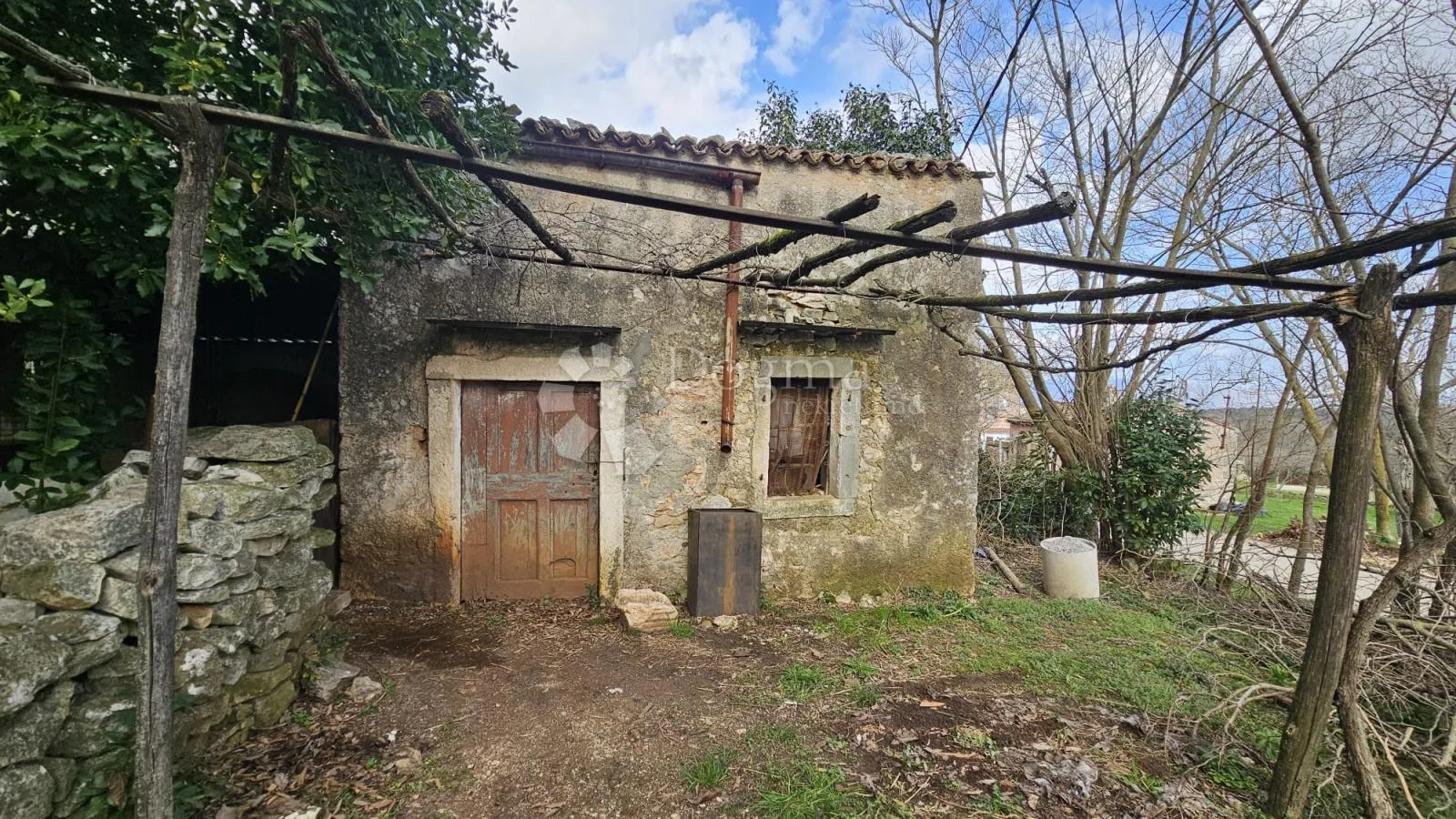 kamena kuća za renovaciju u okolici labina - slika 2