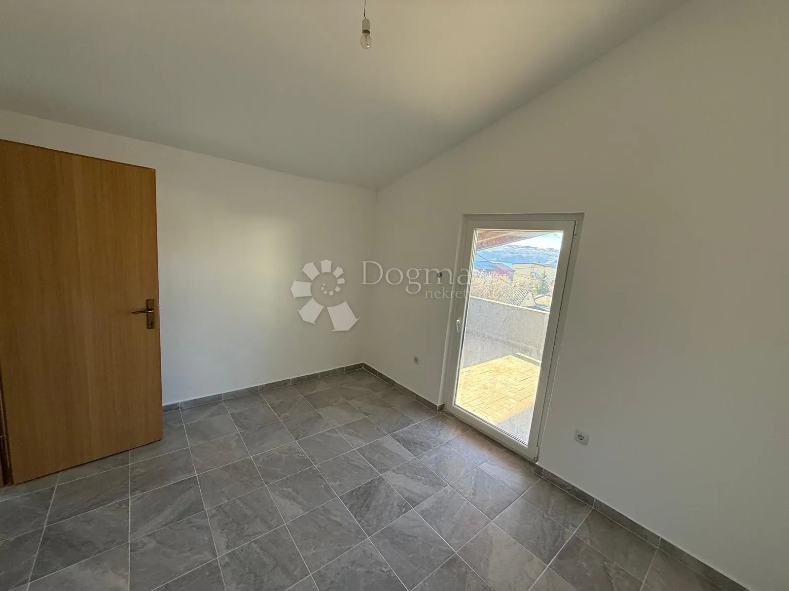 apartman s dvje terase i pogledom na more - slika 11