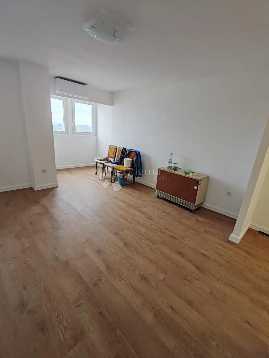 potpuno renoviran stan 62 m2 u šibeniku - baldekin - slika 4