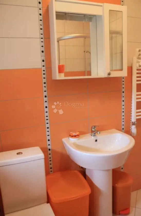 banjole – apartmanska kuća s bazenom, 4 apartmana i solarnom elektranom, 150 m od mora - slika 9