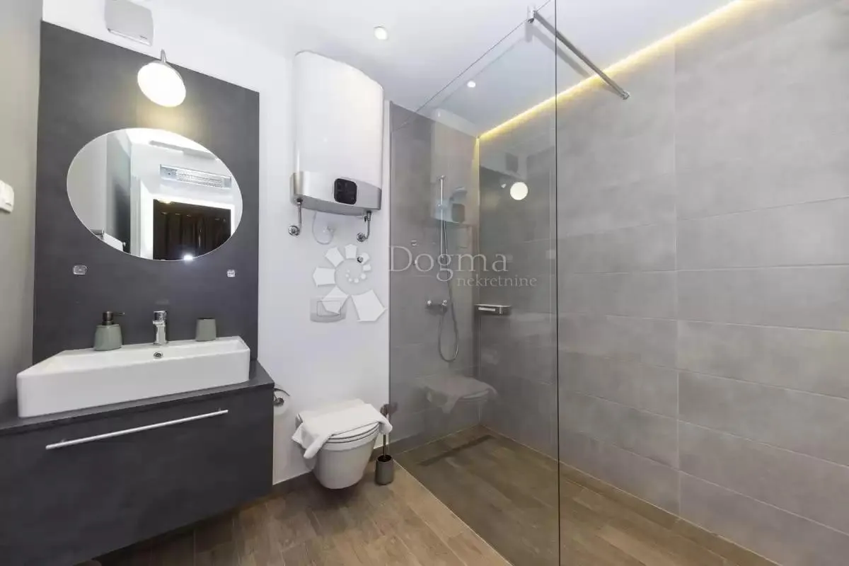moderna villa sa bazenom- žerava - slika 25