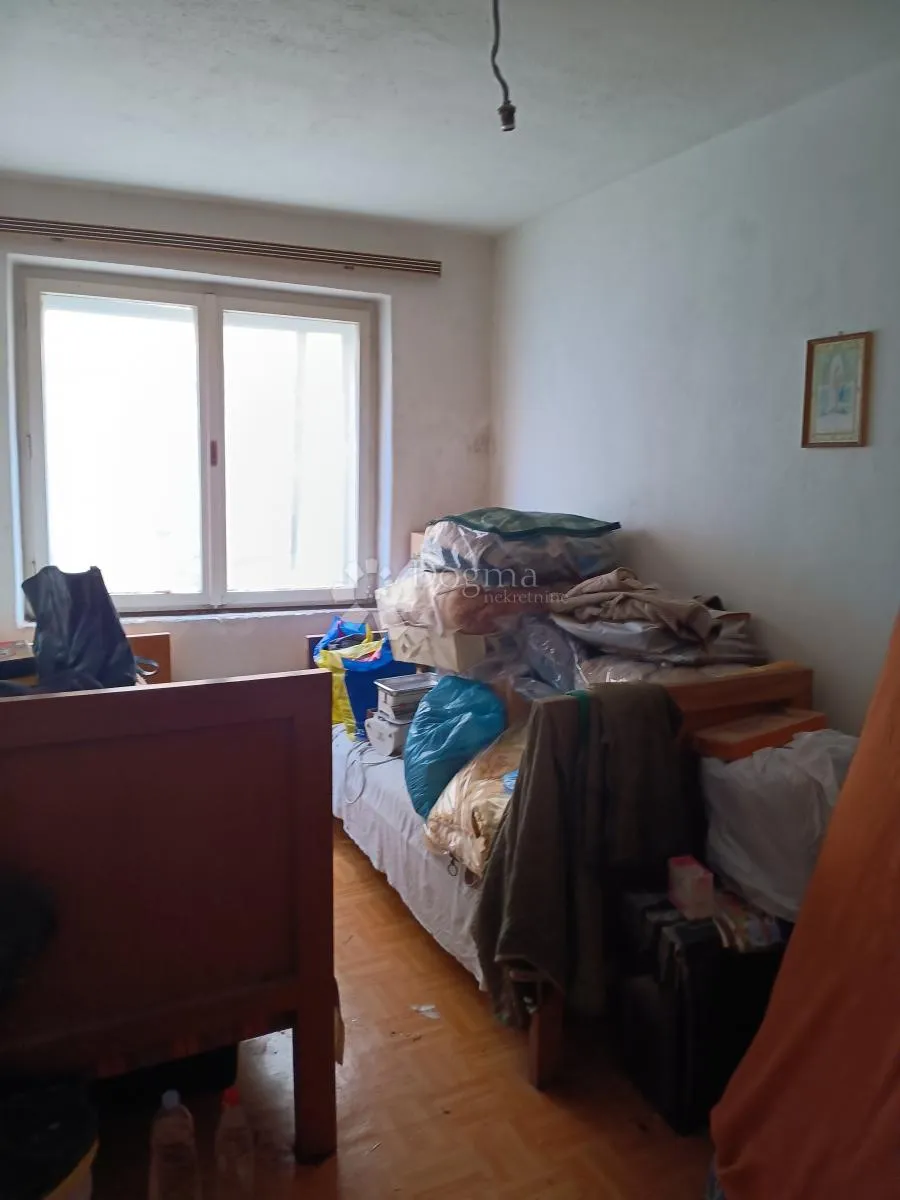 kuća za adaptaciju kaštel lukšić - slika 25
