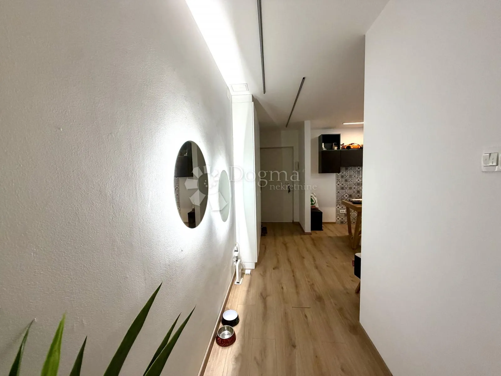 vojak, 81m2 adaptiranog stana na izvrsnoj lokaciji - slika 11