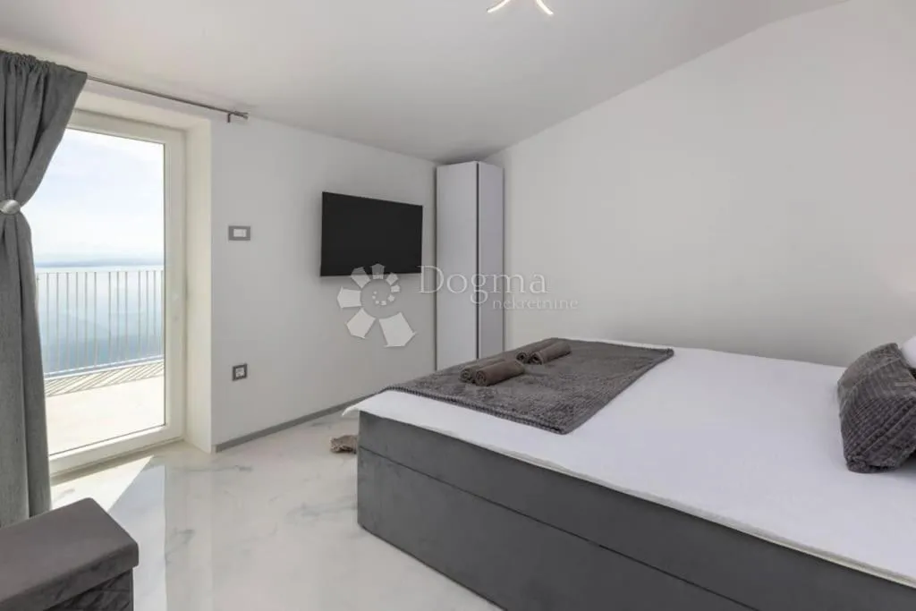 opatija, 85m2, pogled, bazen, parking - slika 9
