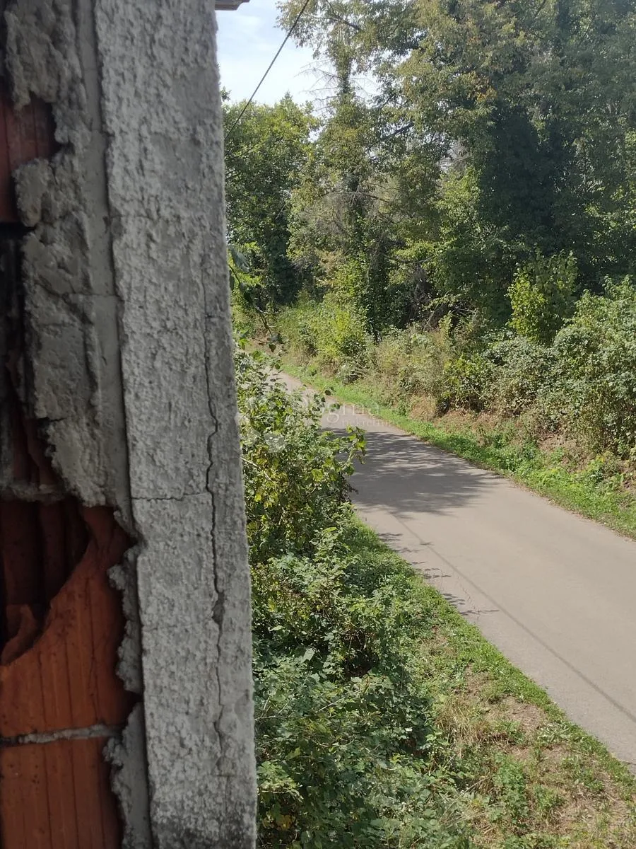 2 građevinske parcele, 2 kuće za adaptaciju - slika 8
