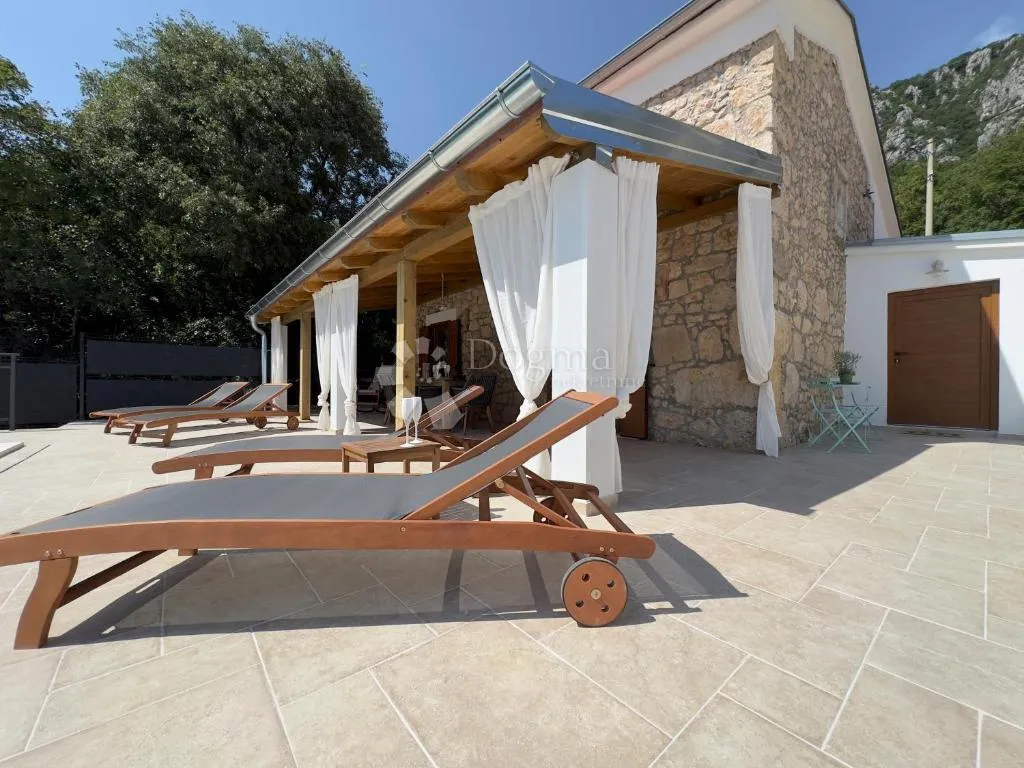 kamena vila s bazenom bribir - slika 7