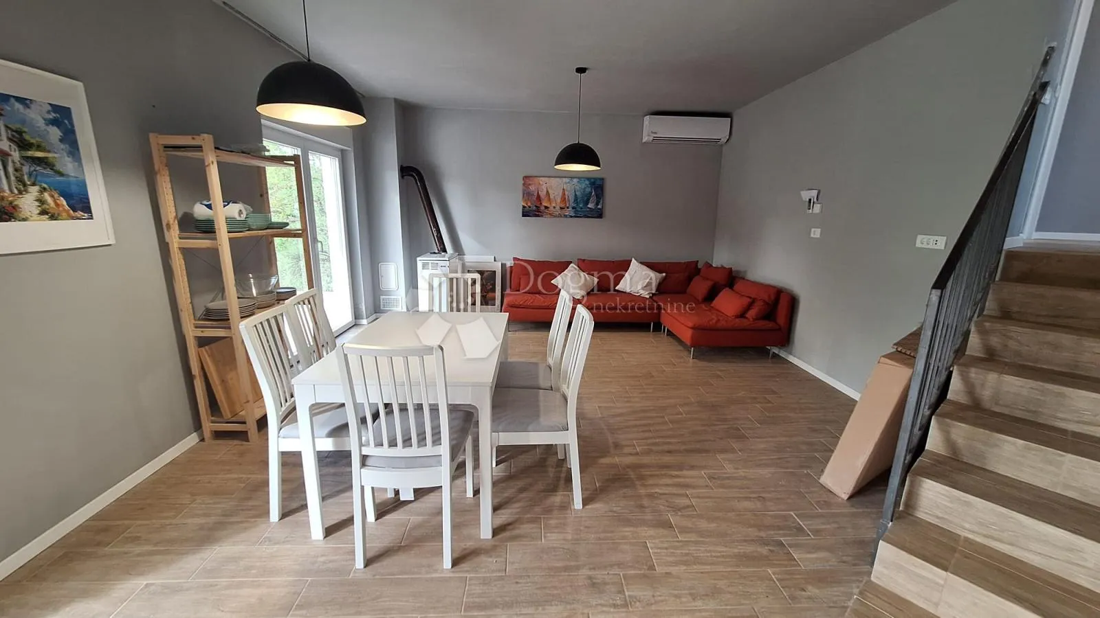 vila s bazenom okružena zelenilom - čeka na vas! - slika 4