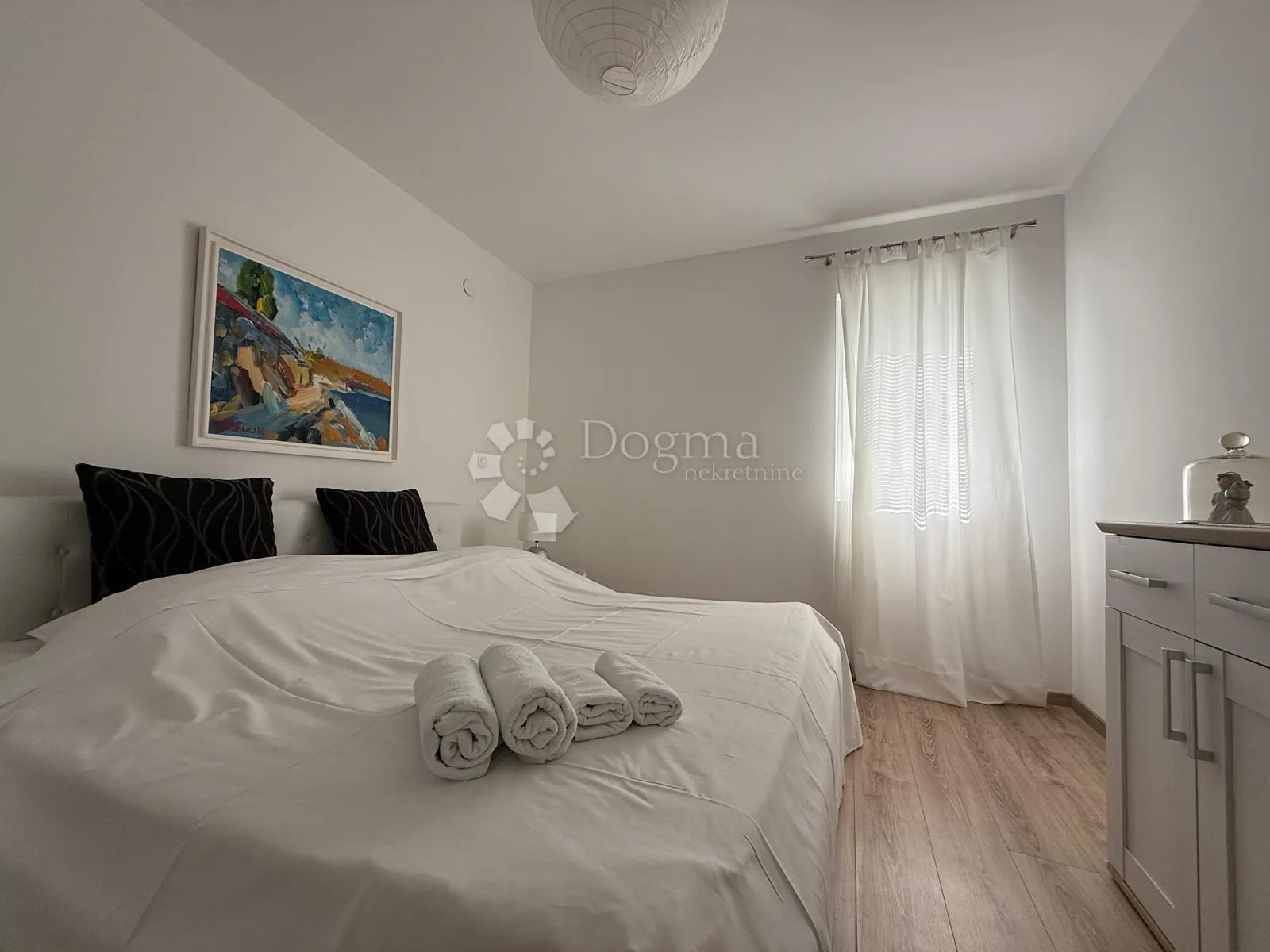 kuća na pagu s velikim dvorištem - 310m2 - slika 11