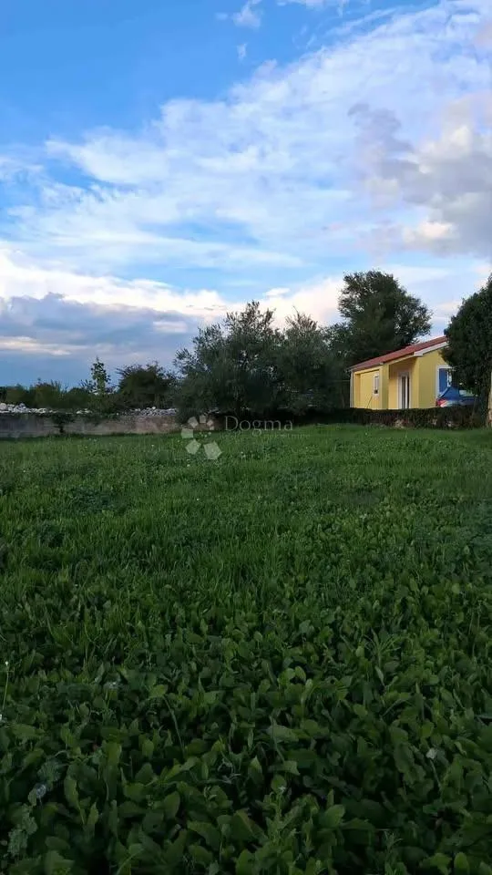 šarmantna prizemnica s bazenom u mirnom okruženju – okolica svetvinčenta - slika 7