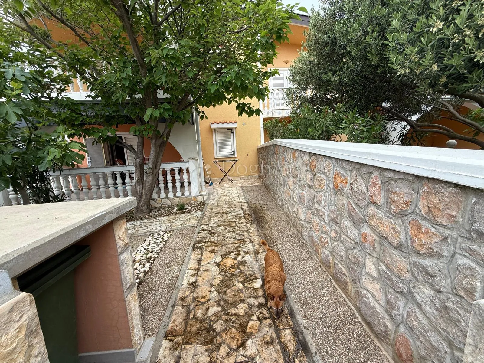 apartman s terasom vrtom parking namješten prilika !!! - slika 21