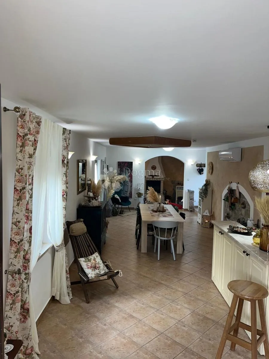 lupoglav -kuća sa bazenom - slika 28