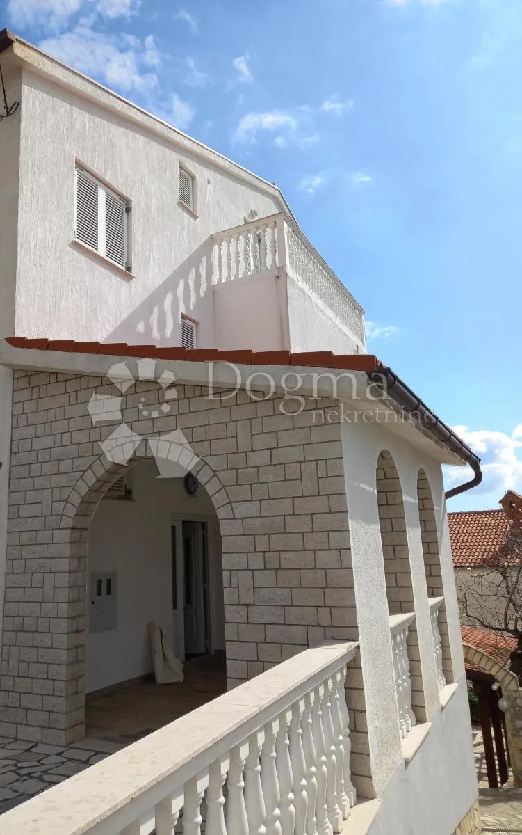 apartmanska kuća 120 metara od plaže - slika 39
