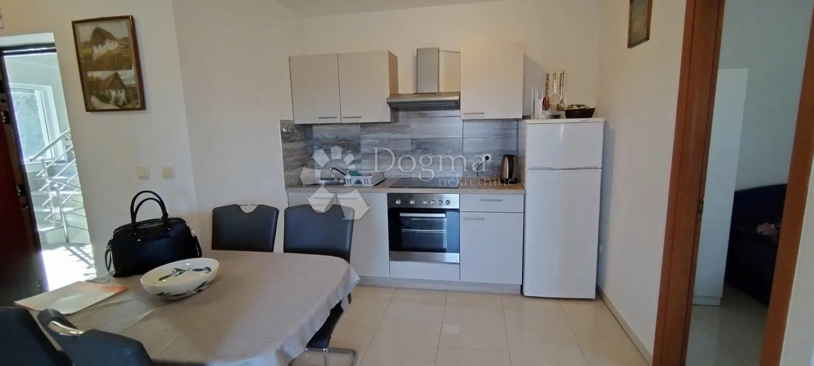 2 apartmana okolica grada krka - slika 12