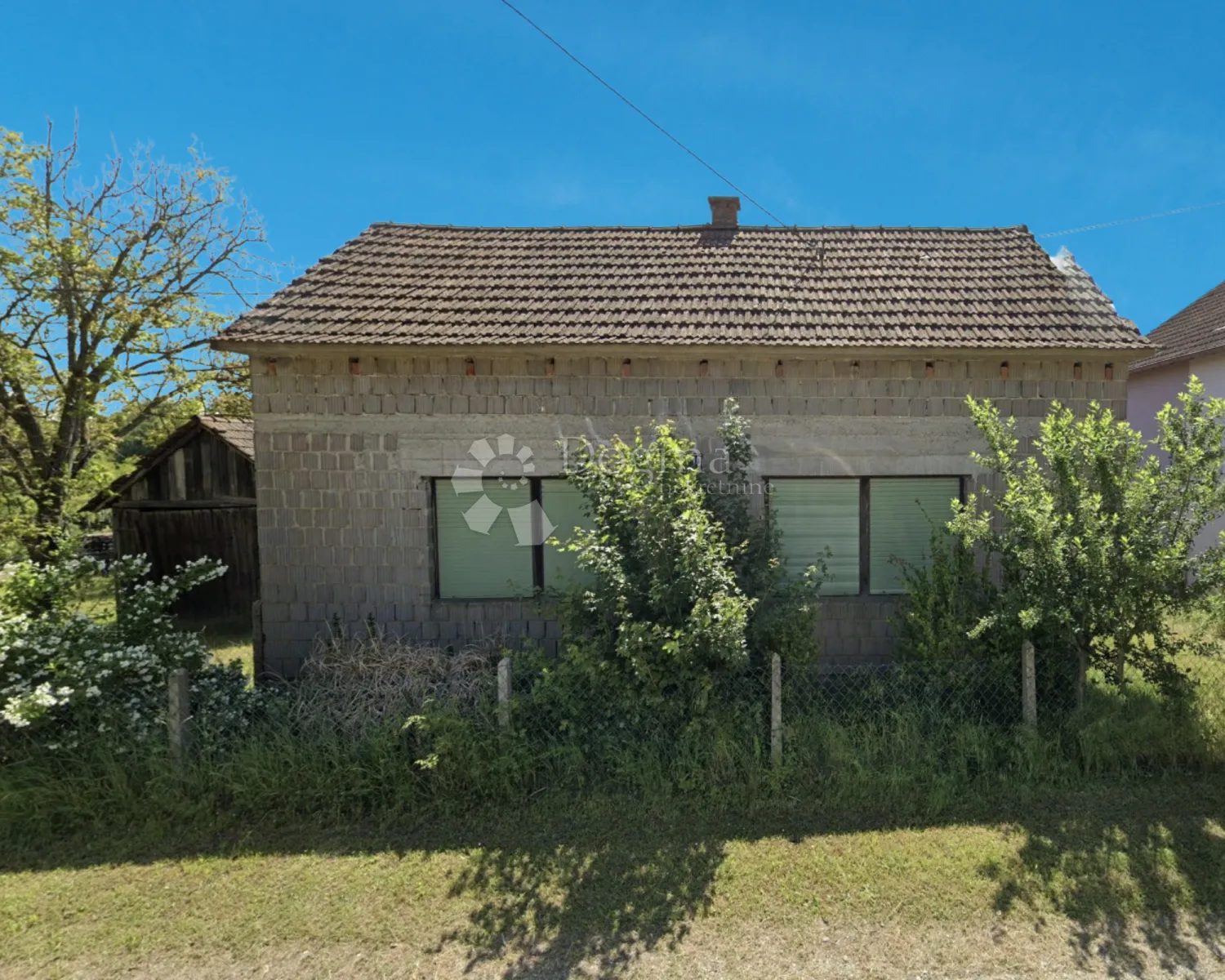 kuća za adaptaciju sa građevinskom parcelom - slika 2