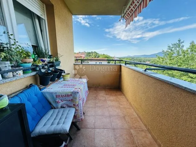 dvoetažni komforan stan na viškovu - slika 27