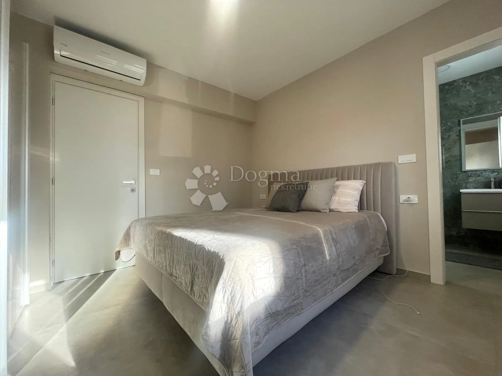 privlaka - apartman na 1. katu s pogledom na more - slika 8