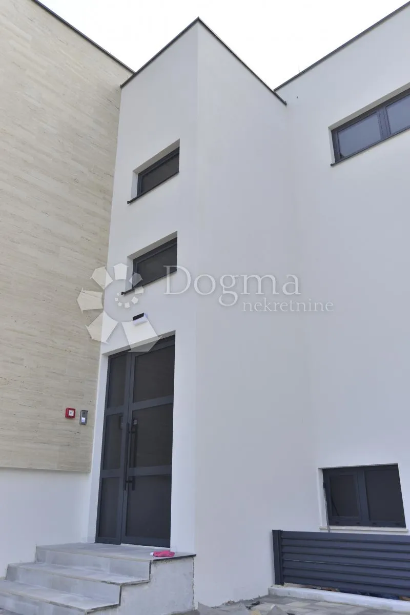 penthouse s panoramskim pogledom na more - grad krk - slika 11