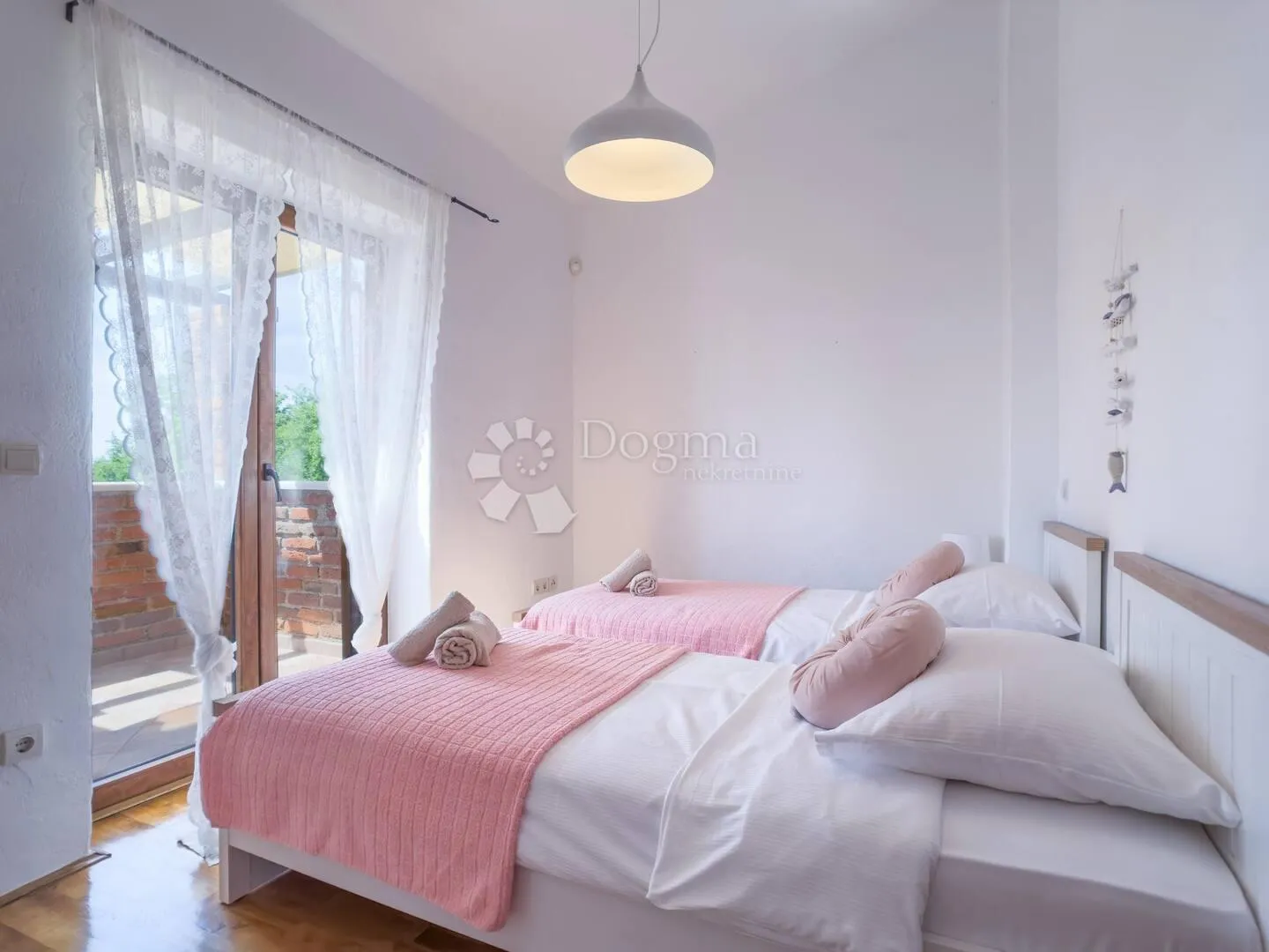 prekrasna vila s bazenom – idealna prilika za investiciju! - slika 20