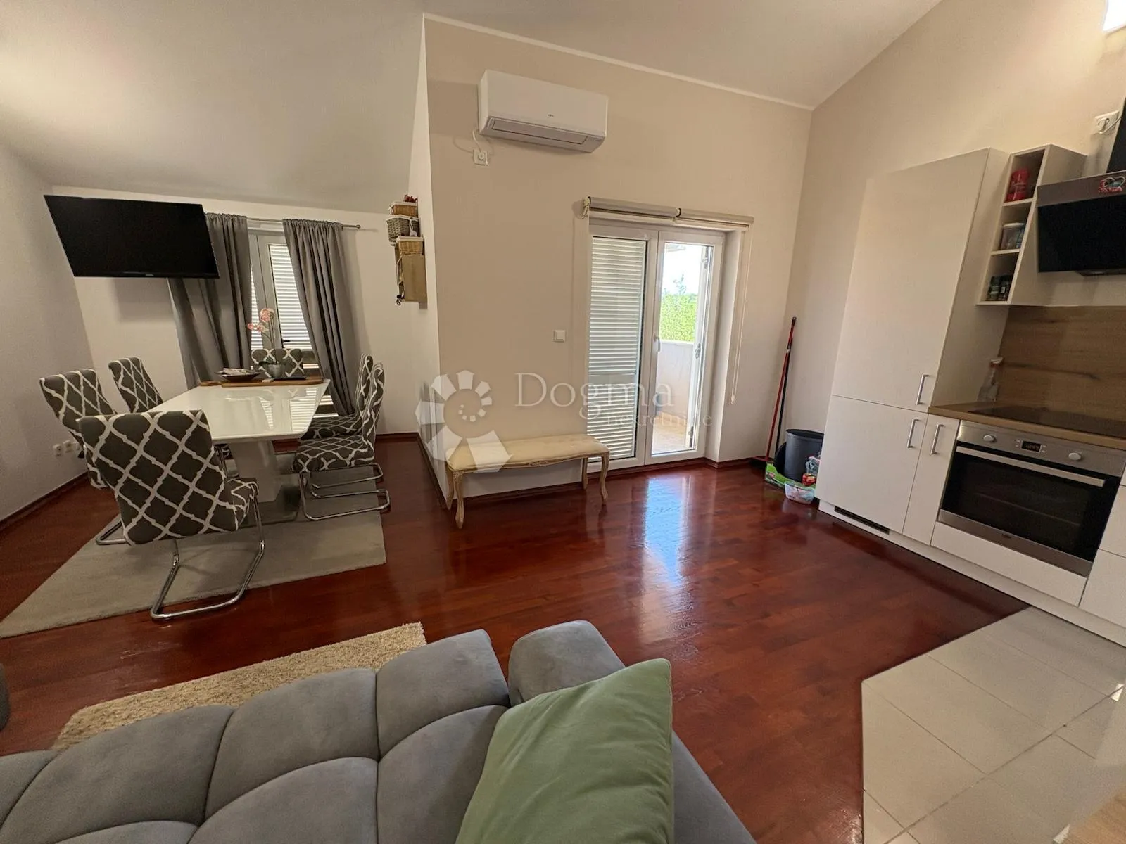 apartman blizu mora - slika 7