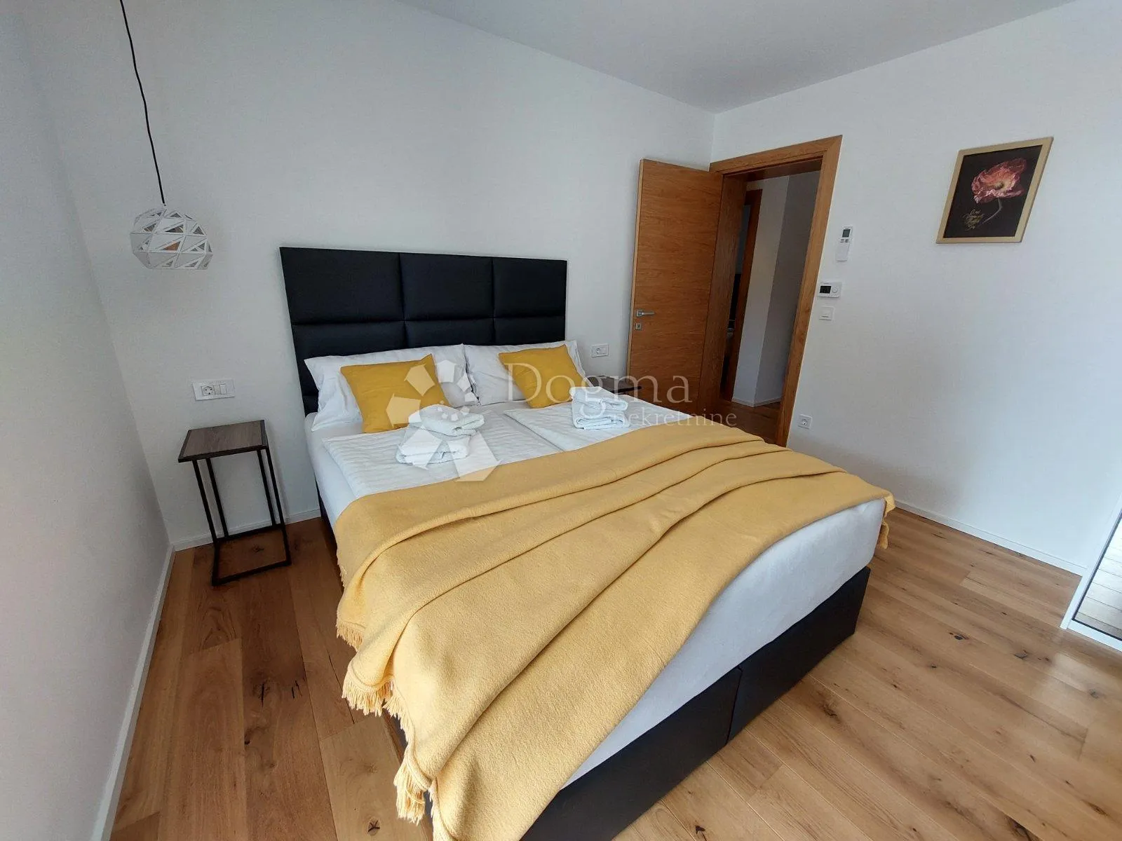 luksuzna moderna vila sa bazenom u gradu krku - slika 14