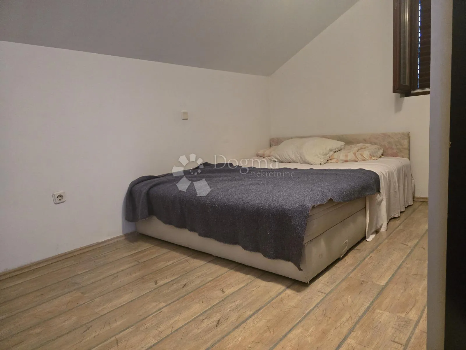 drniš - katnica s potkrovljem u centru grada, prodaja - slika 20