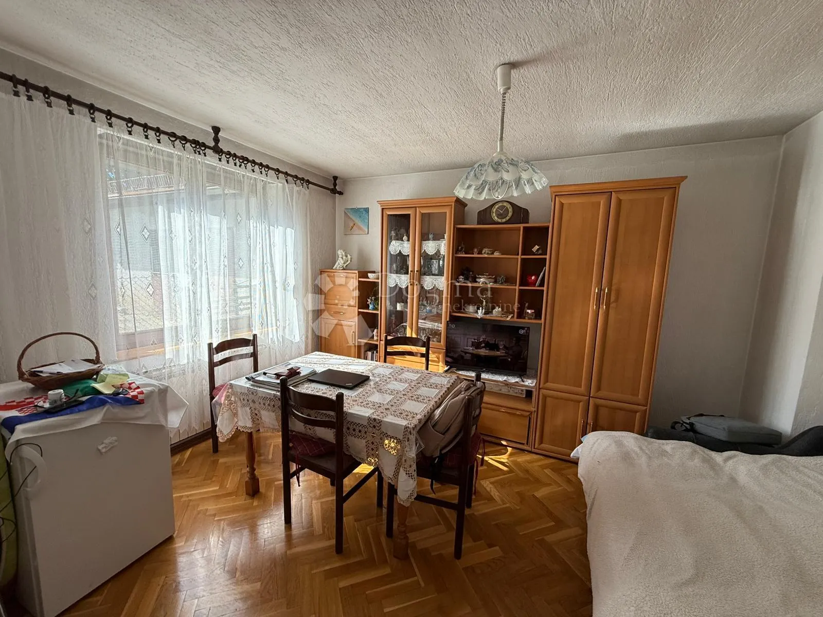 dvije kuće sa gospodarskim objektom na atraktivnoj lokaciji - gospić centar - slika 8