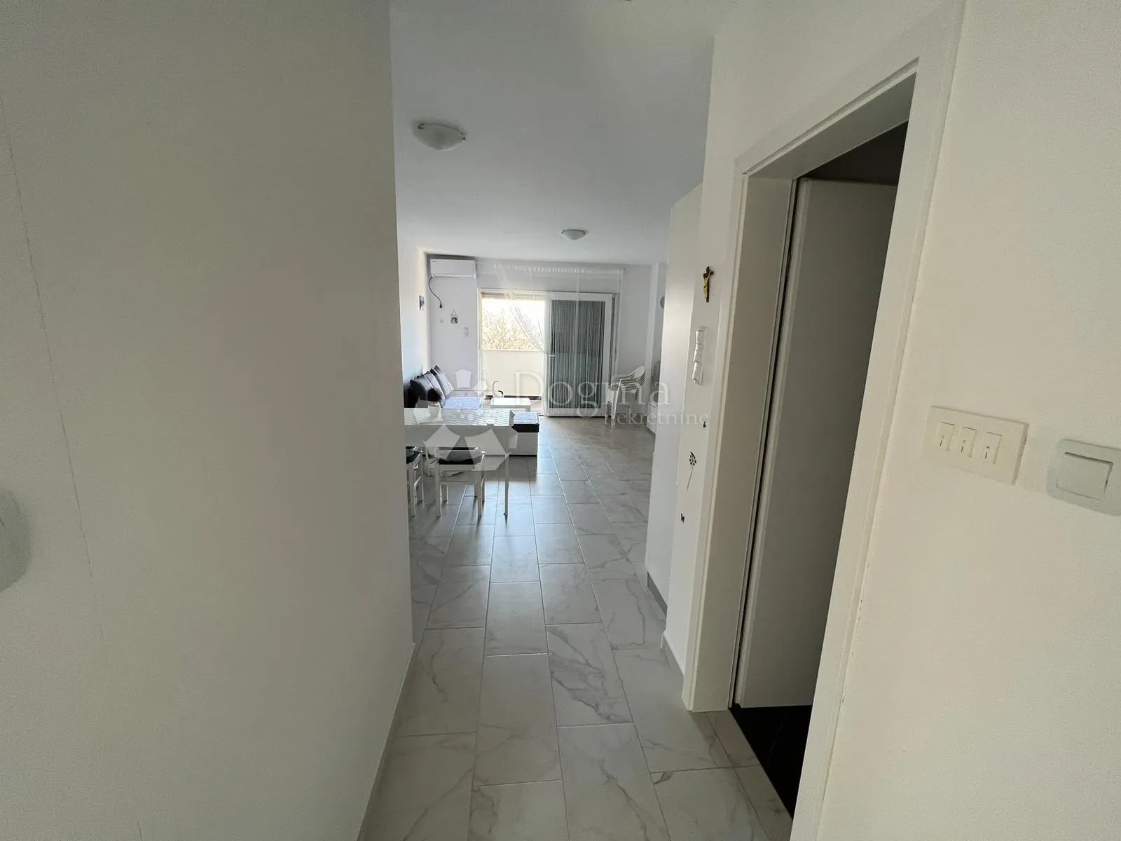 etaža kuće sa dva apartmana,novi vinodolski - slika 10