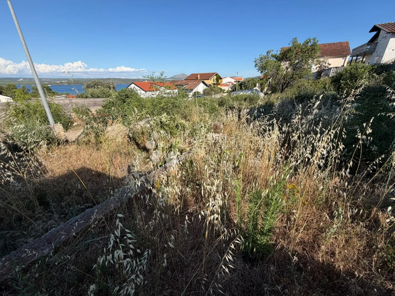 raslina – parcela 450 m² s pogledom na jezero - slika 4