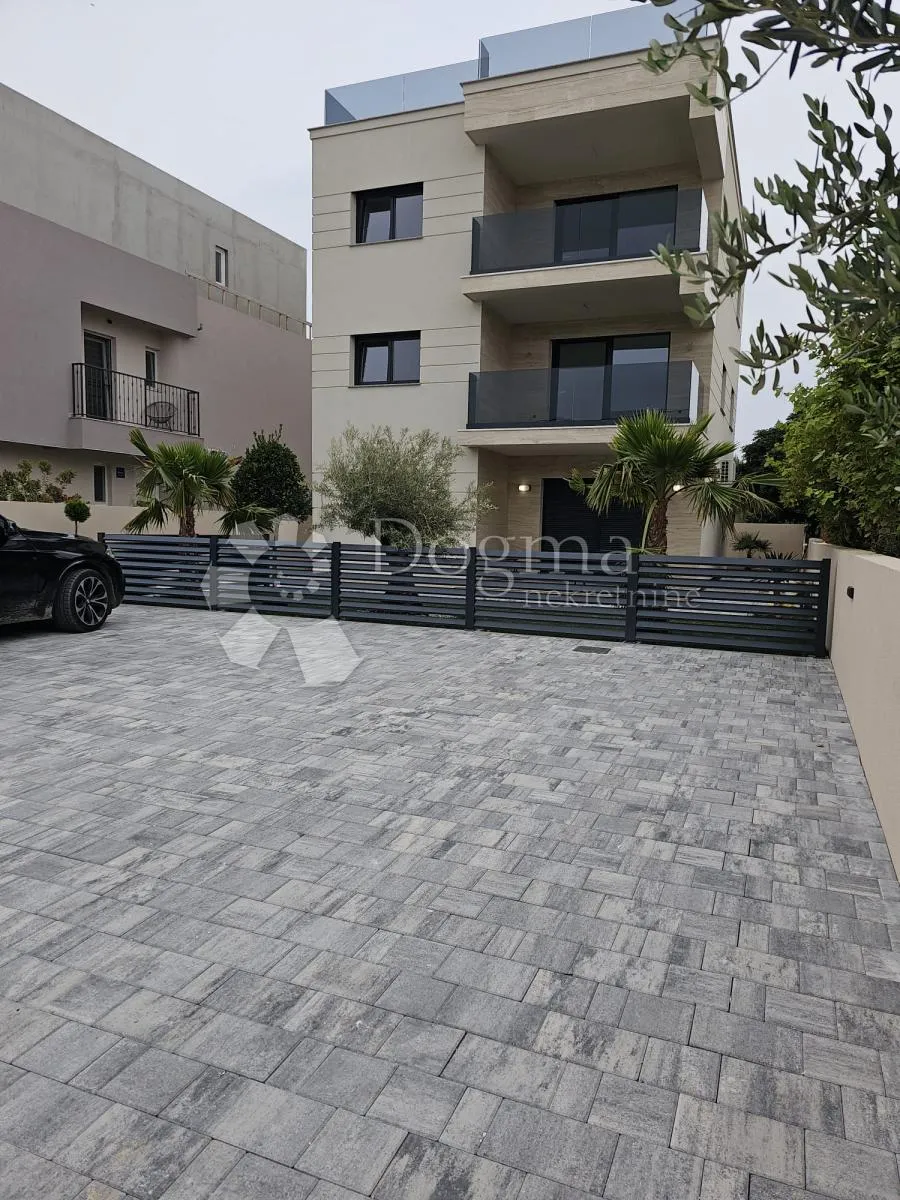 otok vir -prodaje se apartman 70 m2 plus krovna terasa 70 m2 - slika 10