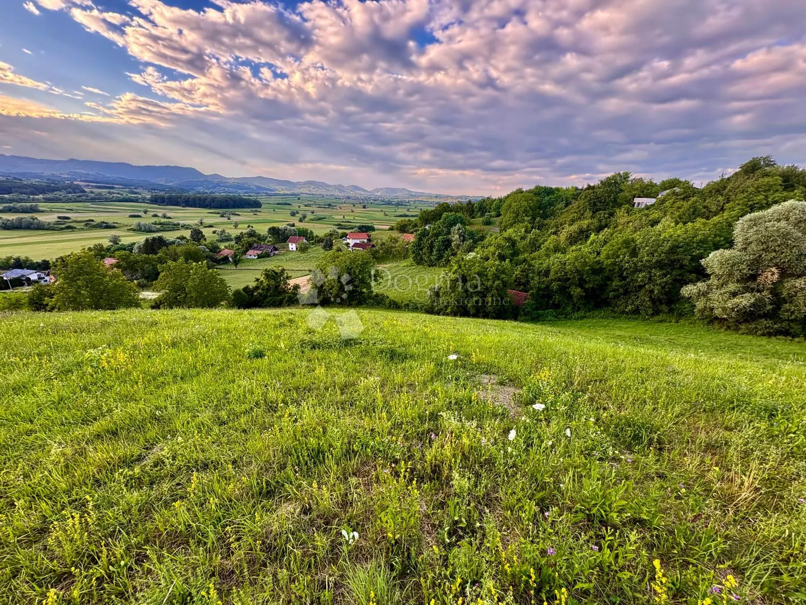 investicijsko imanje s pogledom na dolinu sutle - slika 41