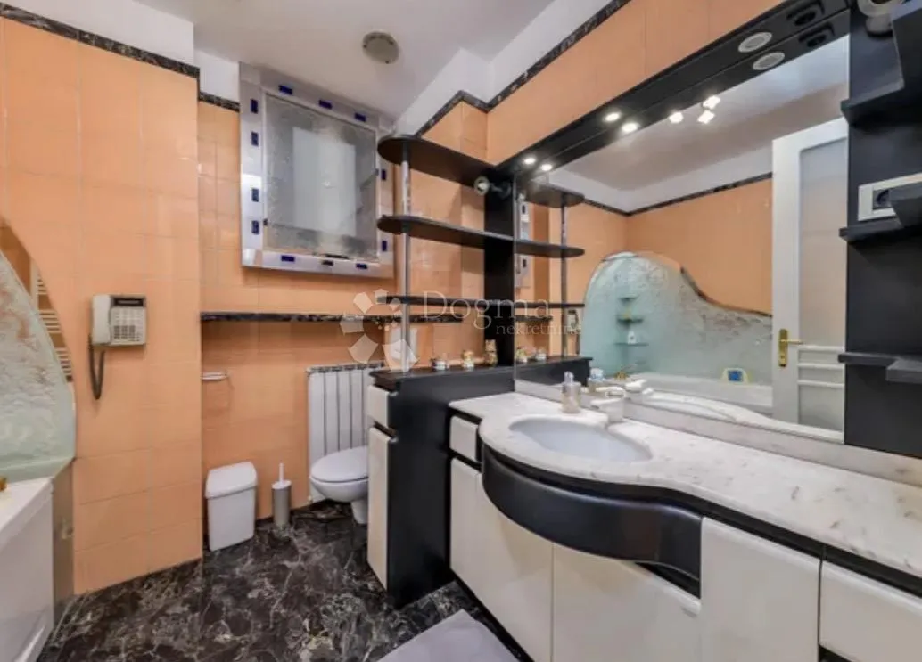 zagreb centar – trosoban stan 160 m² s parkingom - slika 6