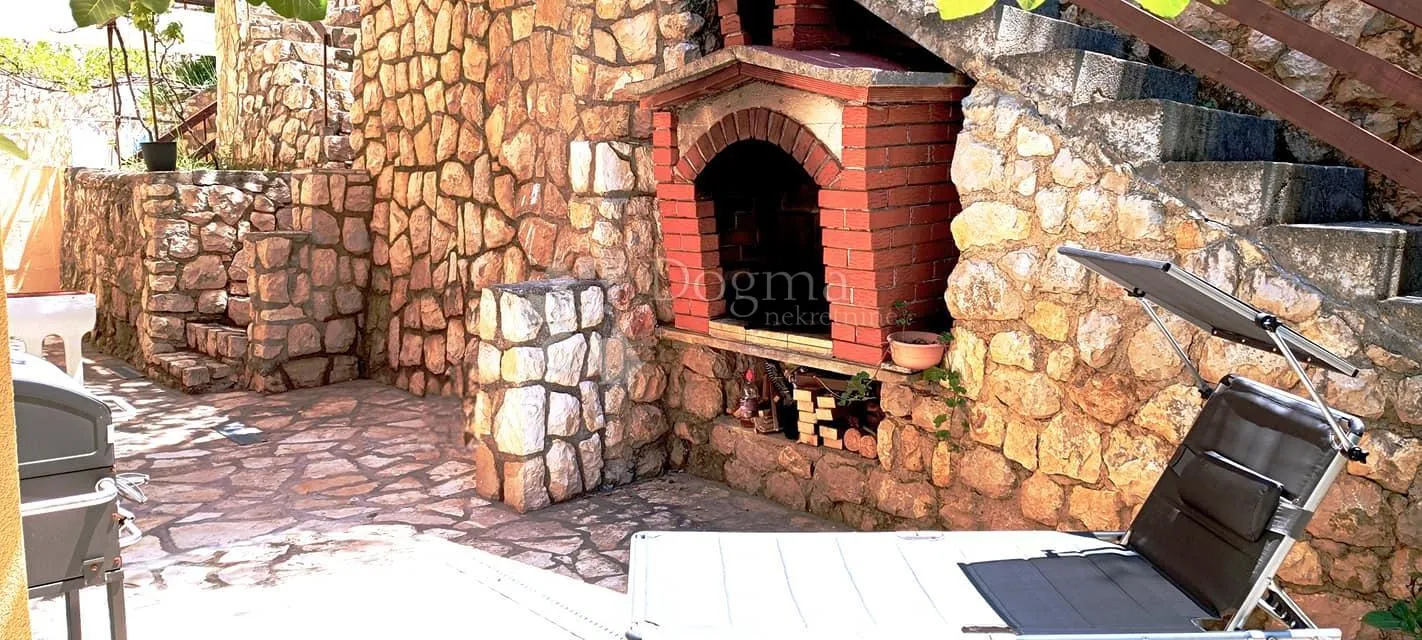otok pag kuća sa 4 apartmana - slika 15