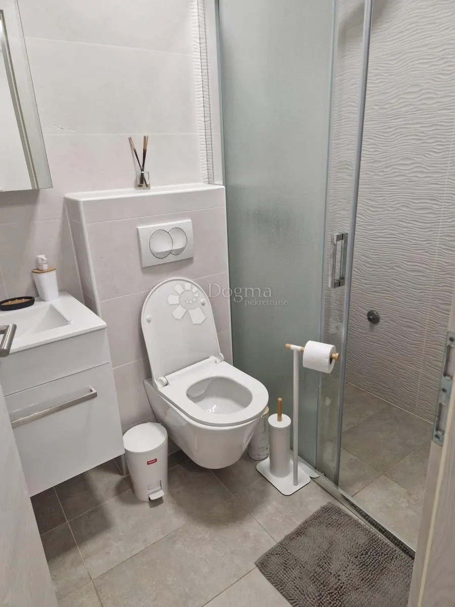 atraktivan apartman u prizemlju blizu mora - slika 14