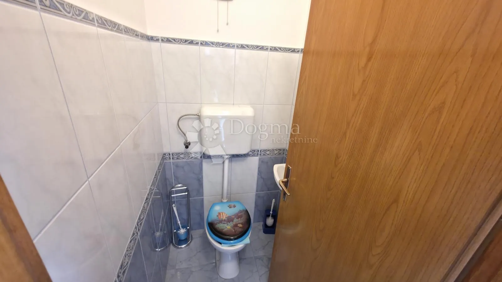 uređena katnica 257 m2 sa velikom okućnicom, žitnjak- struge - slika 22