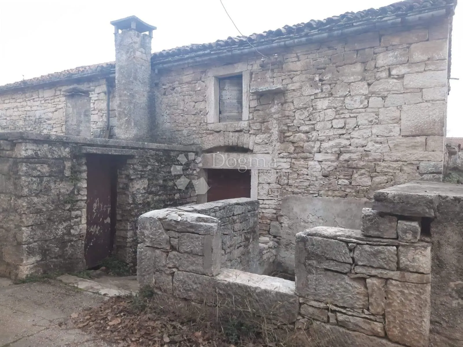 kamena priča za renovaciju, te 550 m2 vrta! - slika 3