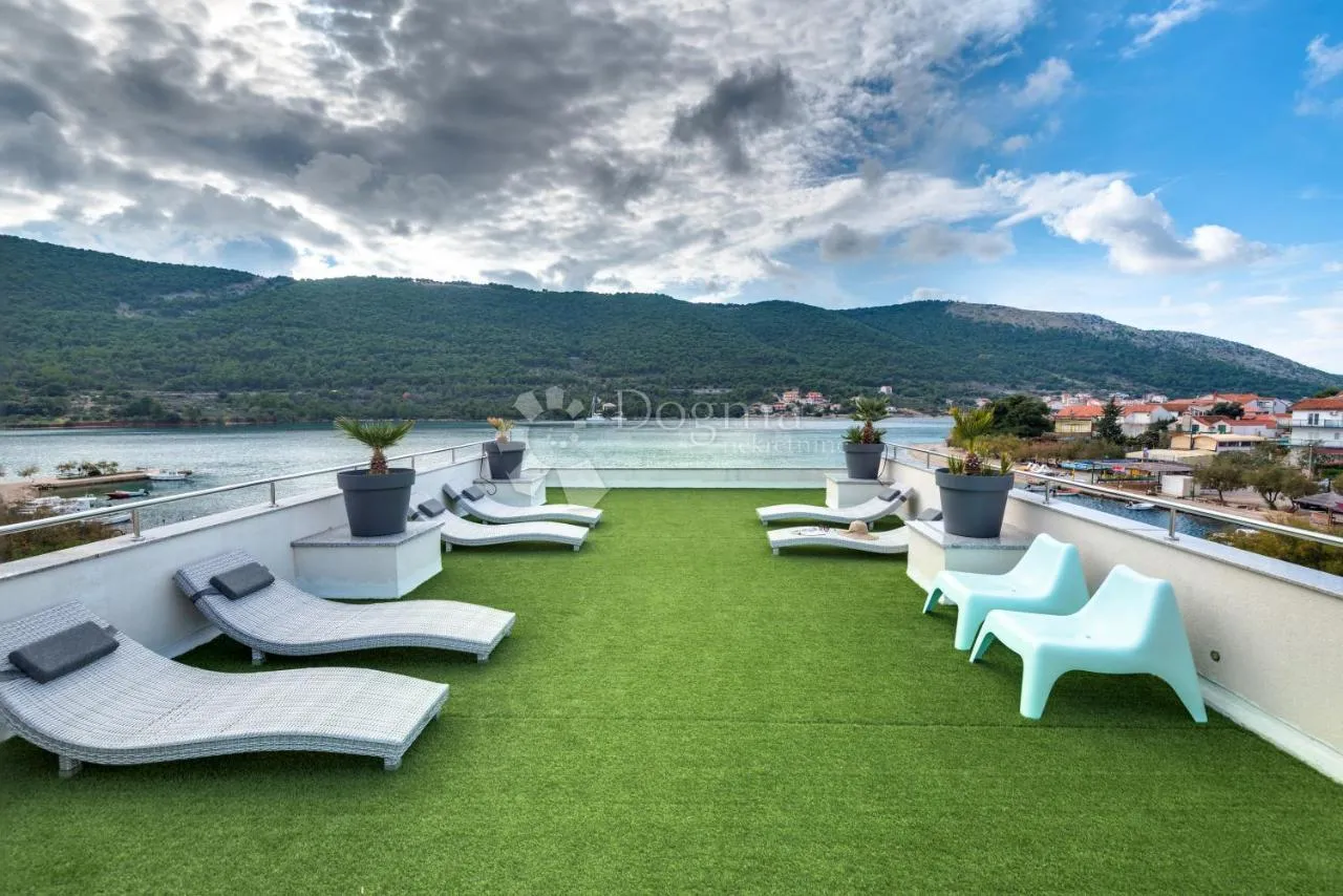 grebaštica - prekrasan mini hotel prvi red do mora - slika 5