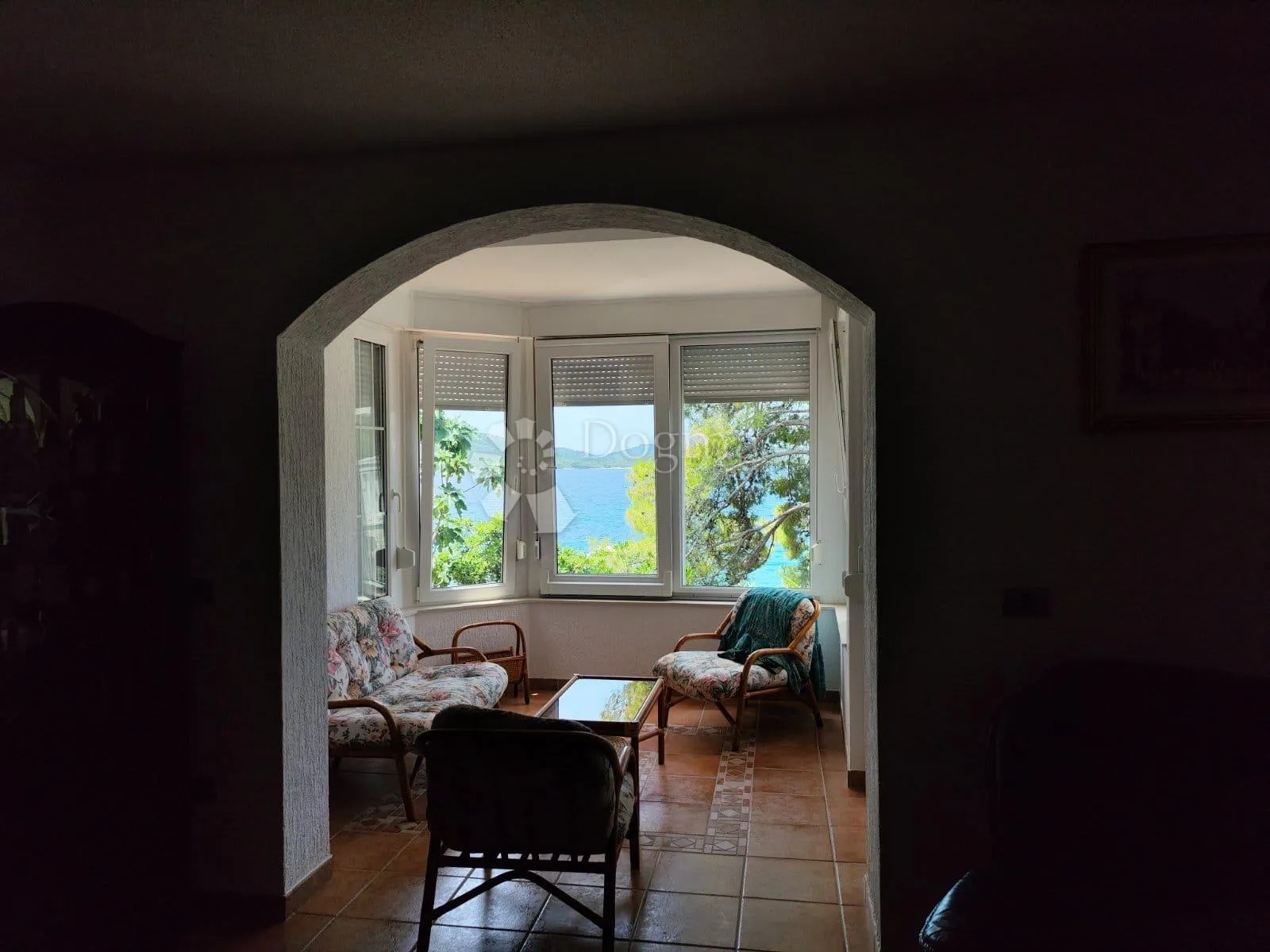 žaborić-predivna villa uz more - slika 17