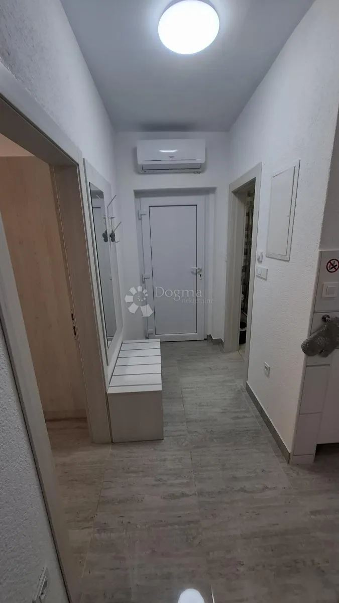 malinska apartman sa velikom okućnicom - slika 10
