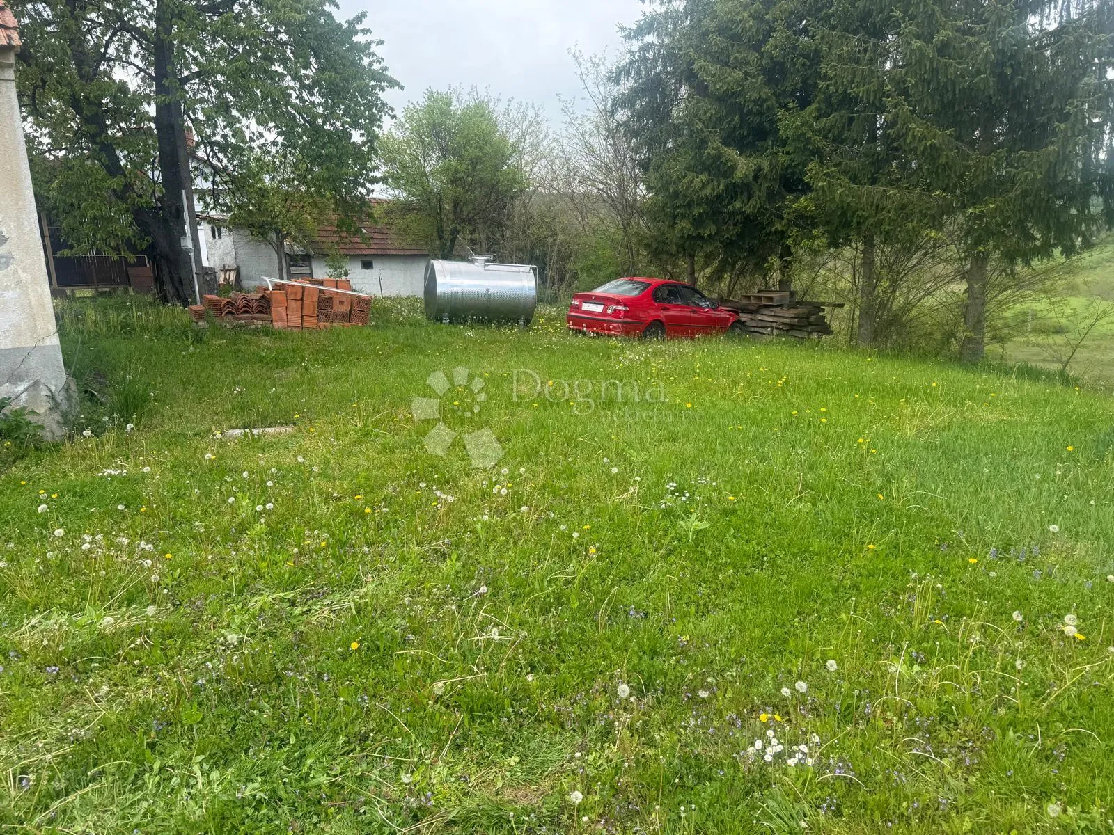 kuća + zemljište 1330 m2 - potencijal - slika 5